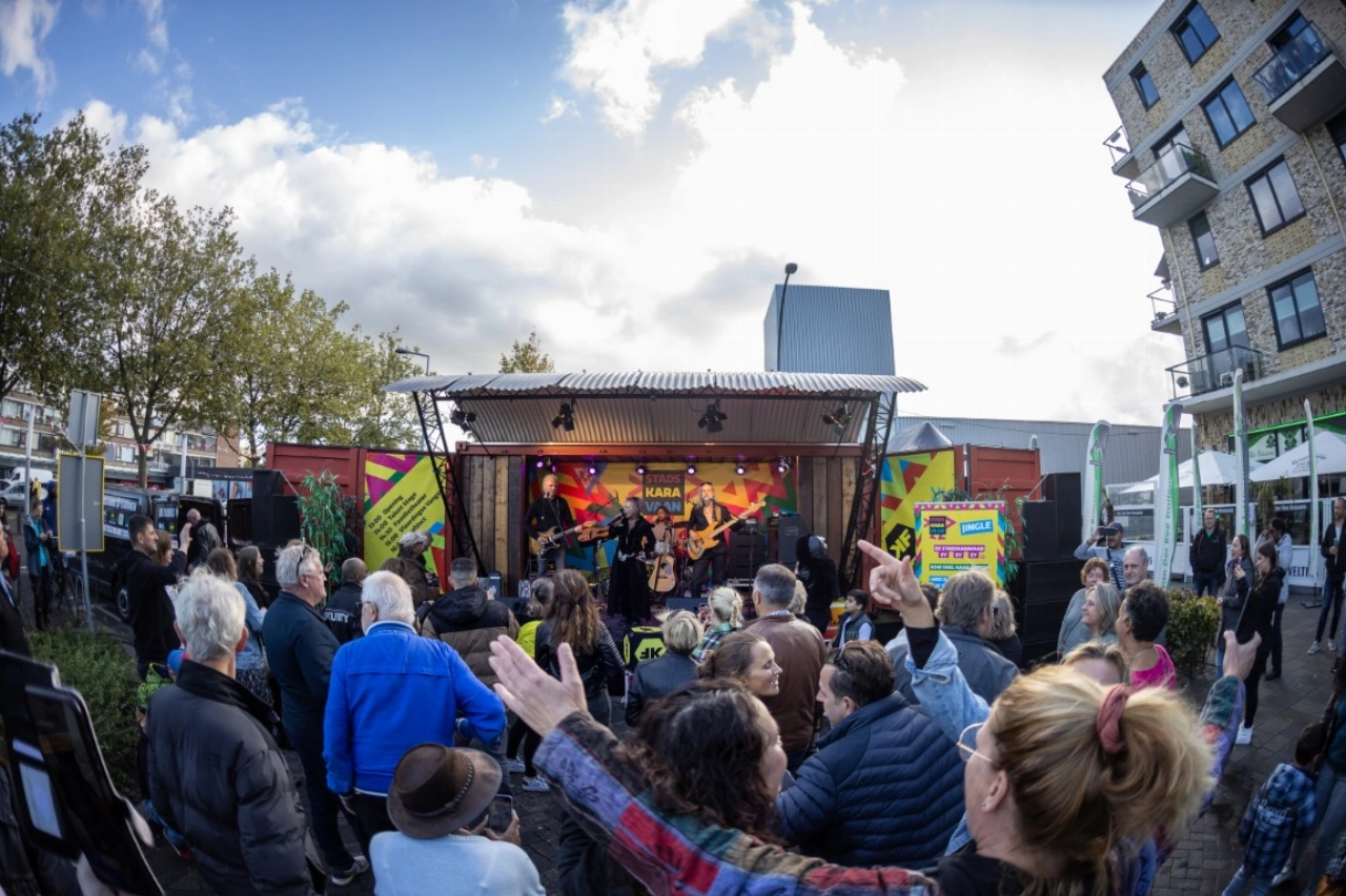 Erasmusplein vierde feest tijdens de laatste Stadskaravaan van dit jaar